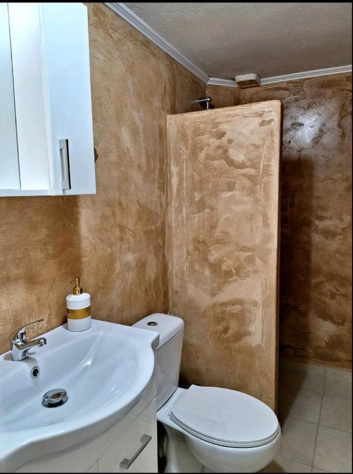 Kd Palm Home Lávrio Kültér fotó